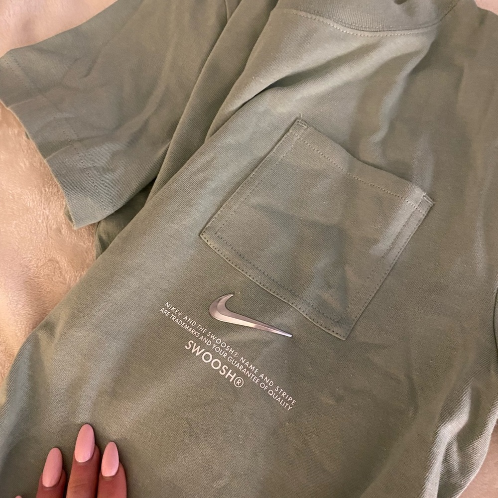 Nike Cropped Tee